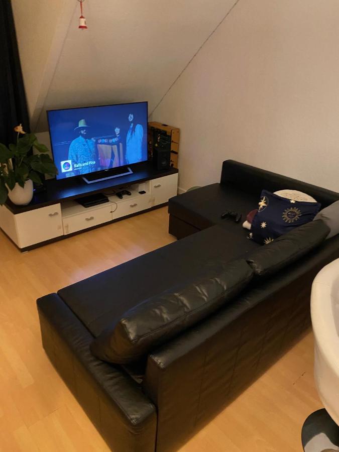 Nice Private Room In Shared Apartment - 2Er Wg Wiesbaden Eksteriør billede